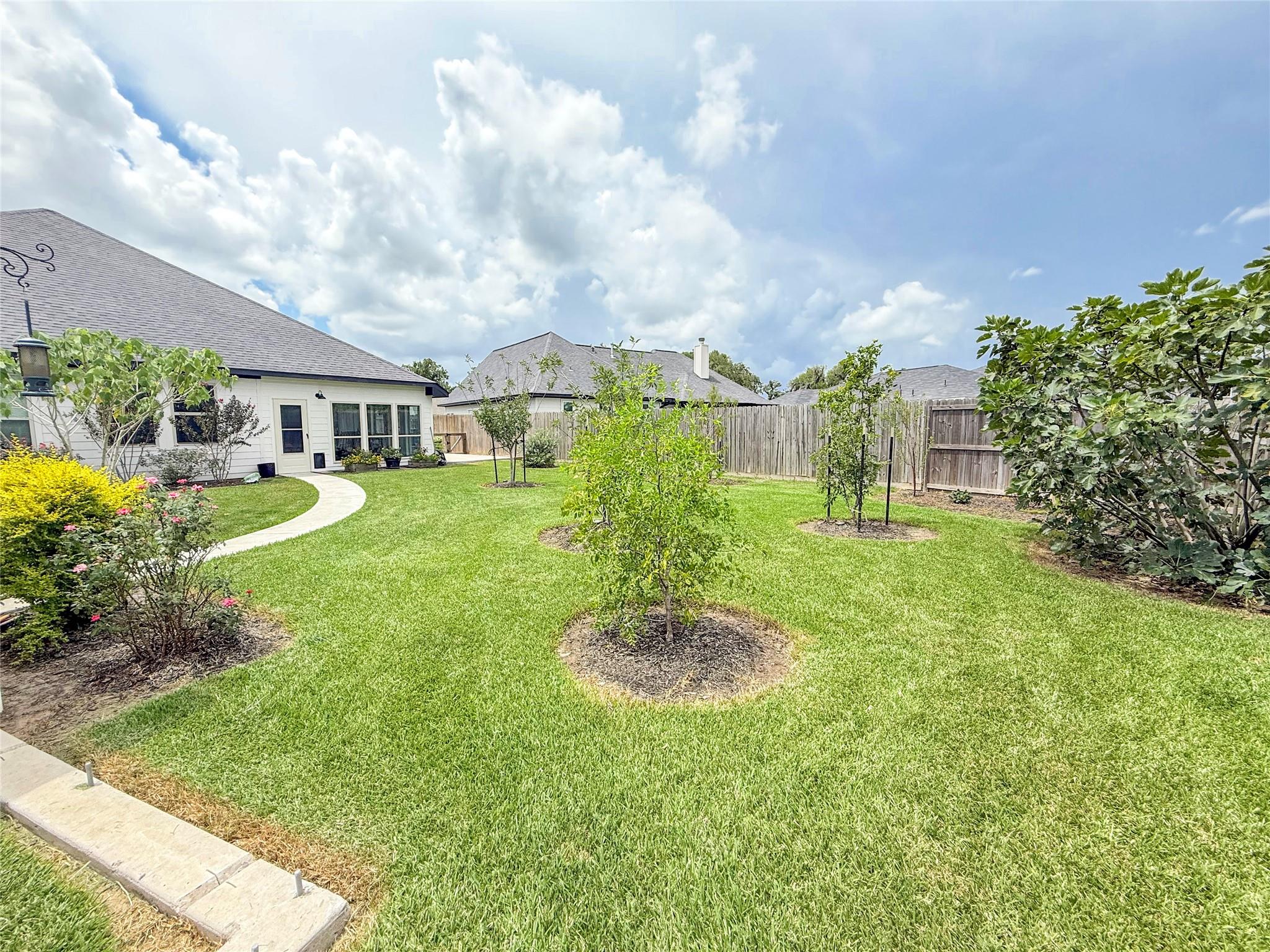 429 Twin Lakes Boulevard W