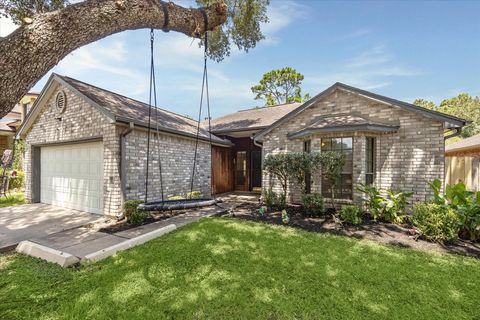 Photo of 16330 Leamington Lane, Houston, TX 77095 (MLS # 12088335)