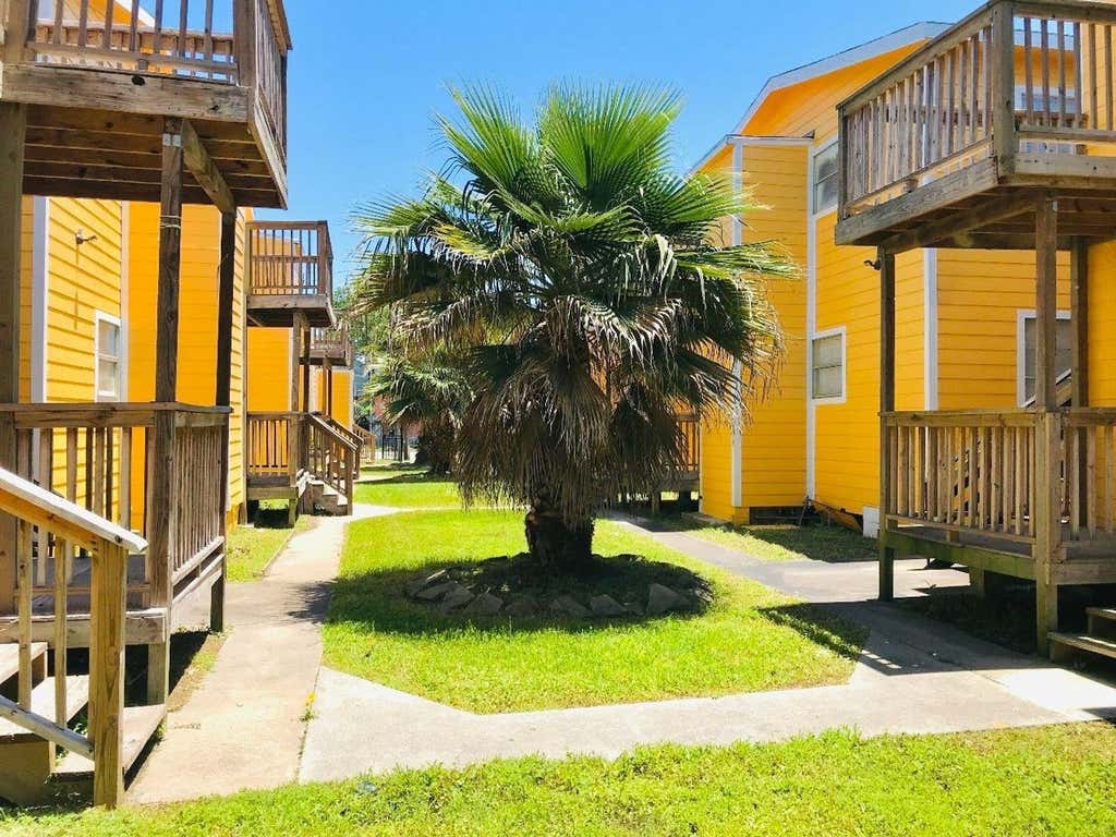 Photo of 2711 Avenue K, Galveston, TX 77550 (MLS # 98208798)