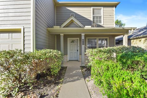 Photo of 822 Grand Plains Drive, Houston, TX 77090 (MLS # 83787015)