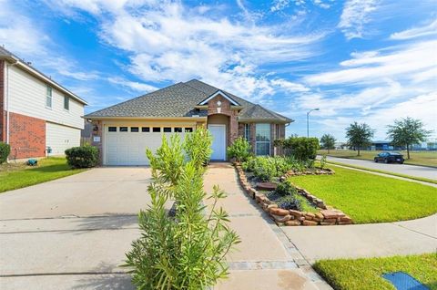Photo of 19202 Sunny Leaf Lane, Katy, TX 77449 (MLS # 10996436)