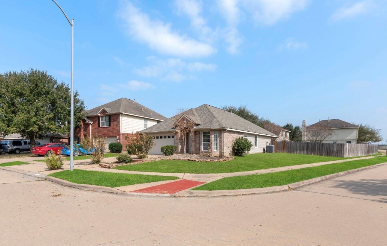 19202 Sunny Leaf Lane
