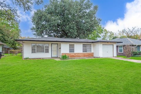 Photo of 6114 Doulton Drive, Houston, TX 77033 (MLS # 79473389) Photo of 6114 Doulton Drive, Houston, TX 77033 (MLS # 79473389)