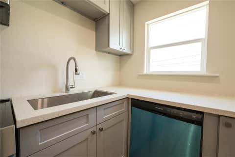 Tiny photo for 912 Church Street #7, Galveston, TX 77550 (MLS # 62313229)