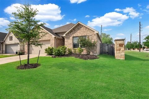 Homes For Sale - 19242 Red Cascade Court<br/> Tomball, TX 77377