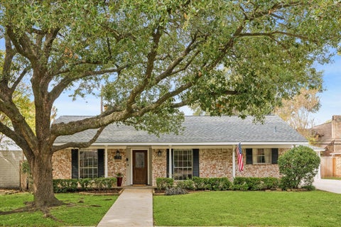 Photo of 2310 Walnut Bend Lane, Houston, TX 77042 (MLS # 57900420)