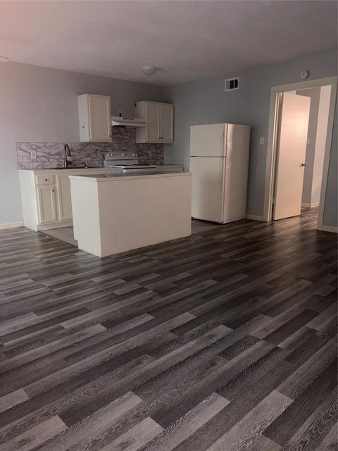 Photo of 4626 Bell Street #6, Houston, TX 77023 (MLS # 16516988)