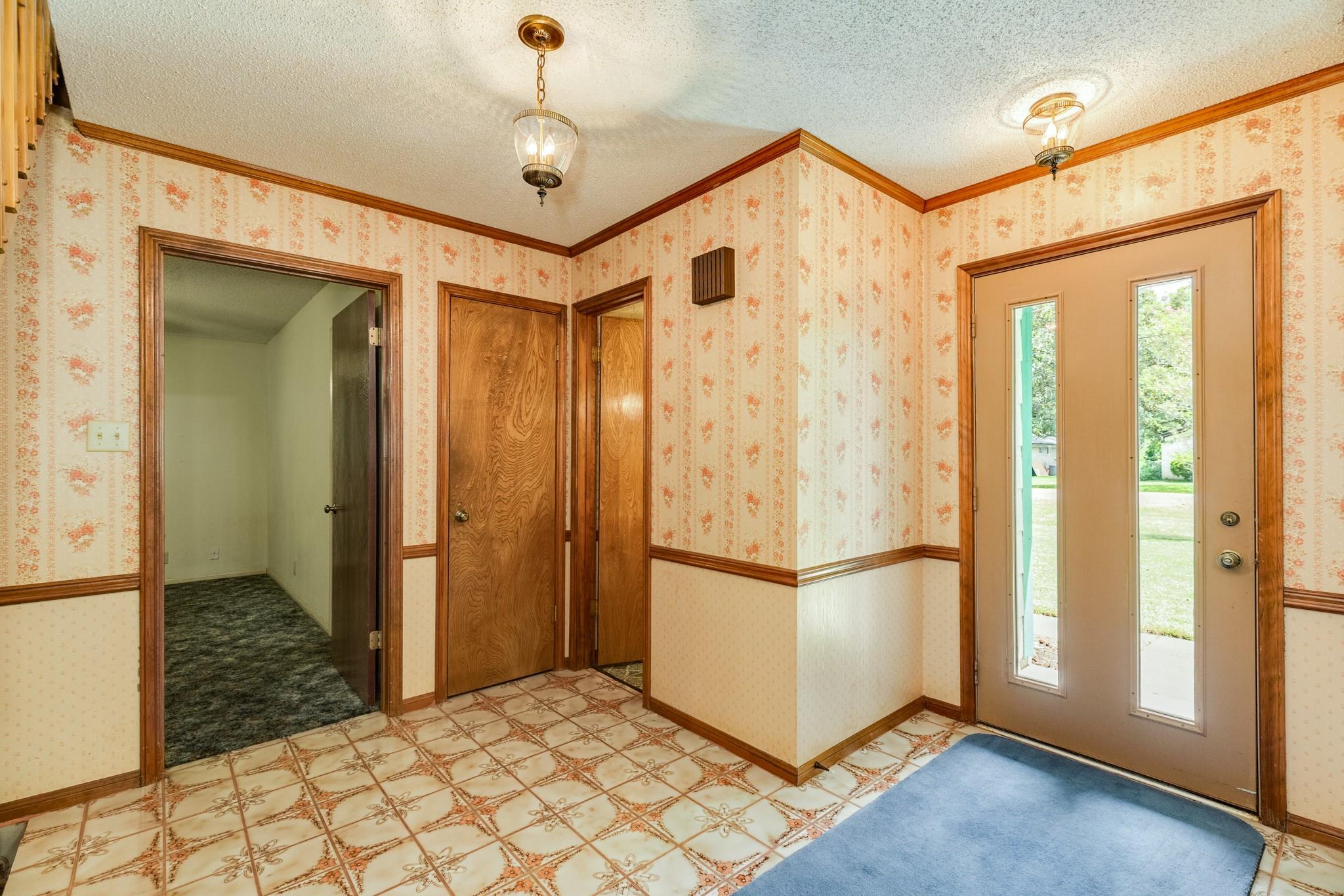 204 Sleepy Hollow Drive