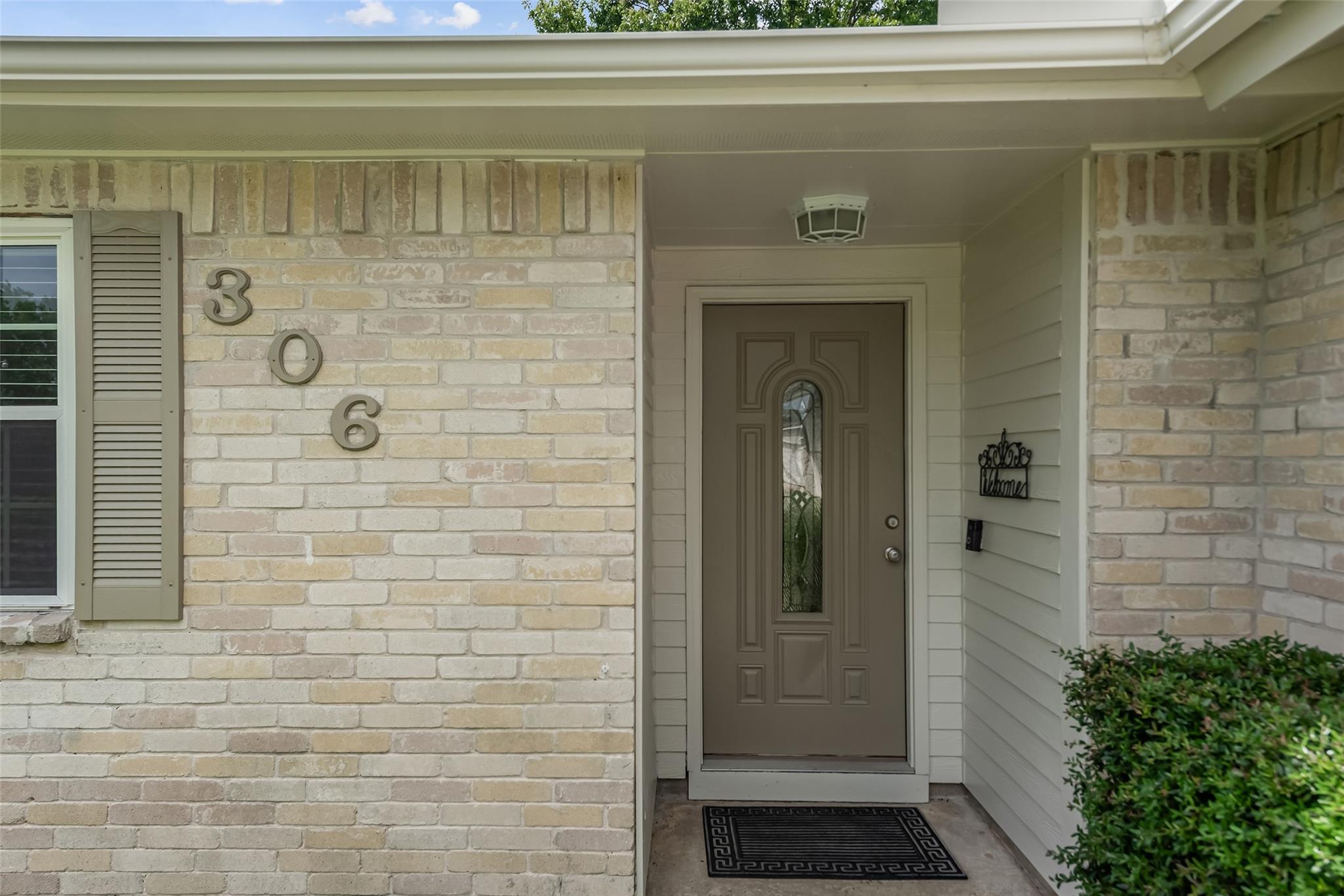 306 Woodvale Dr Drive