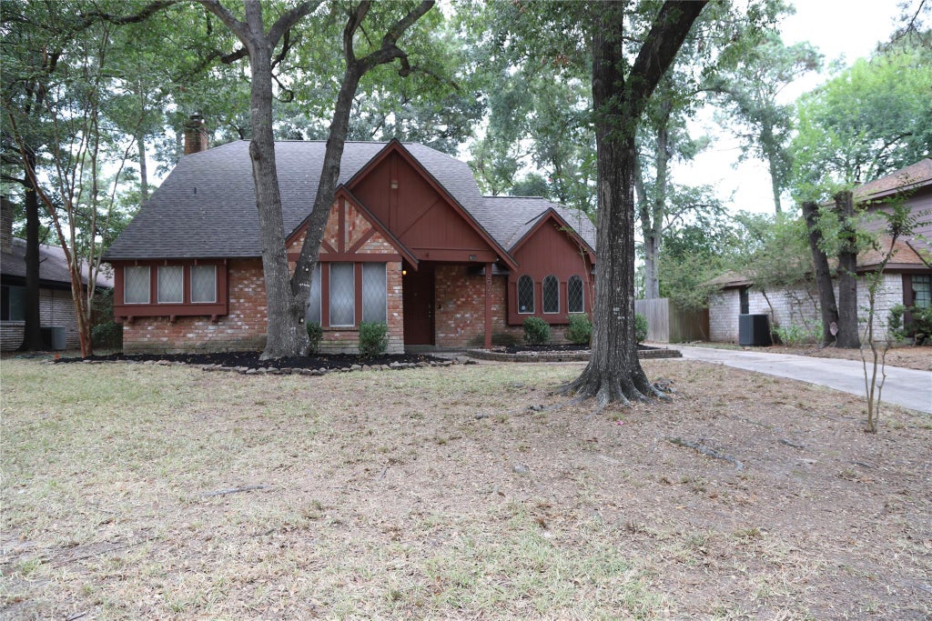 Photo of 2027 Shadow Rock Drive, Houston, TX 77339 (MLS # 75995293)