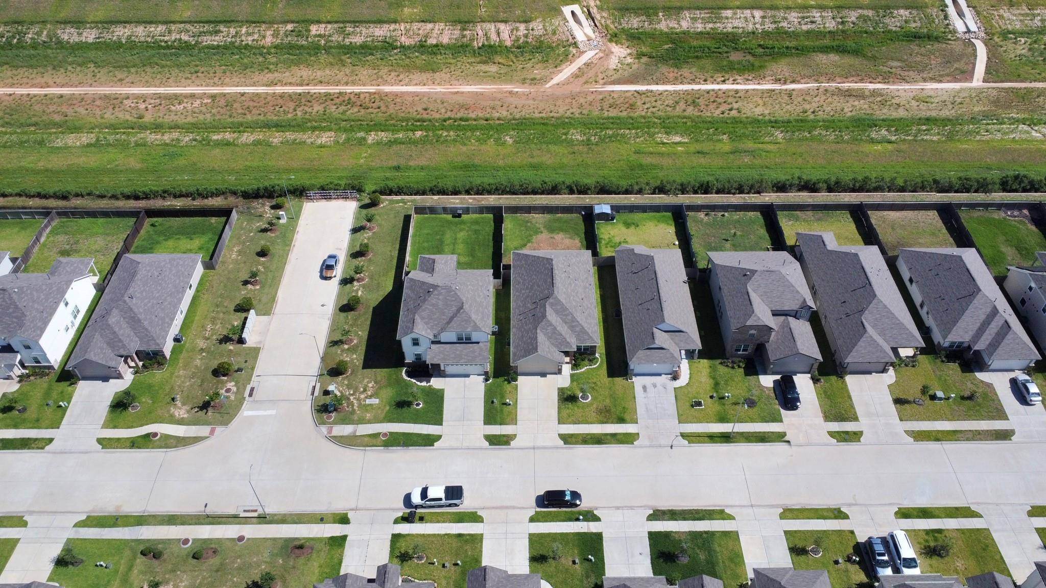 24807 Bastiani Canvas Lane