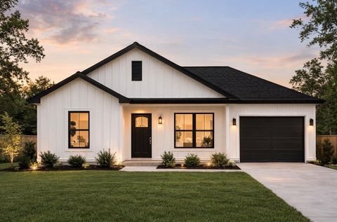 Homes For Sale - 311 E Lobit<br/> Baytown, TX 77520