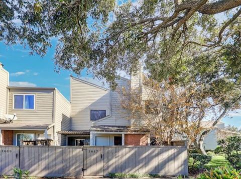 Photo of 1617 S Kirkwood Road, Houston, TX 77077 (MLS # 34557037)