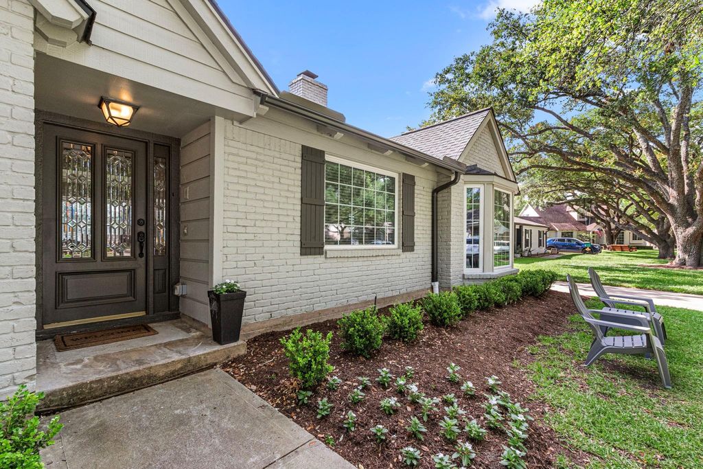 Photo of 1534 Ashford Hollow Lane, Houston, TX 77077 (MLS # 45475636)