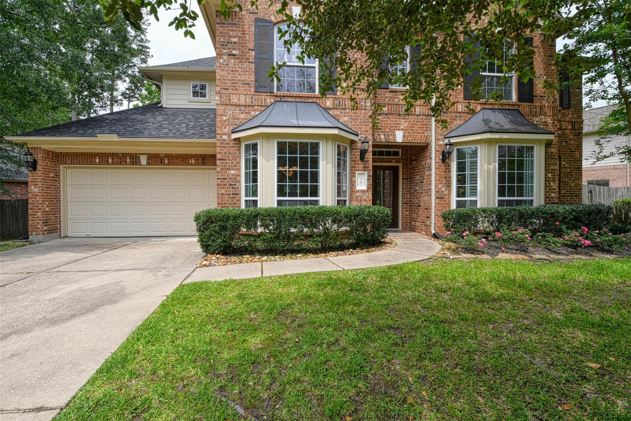 15 E Scribewood Circle