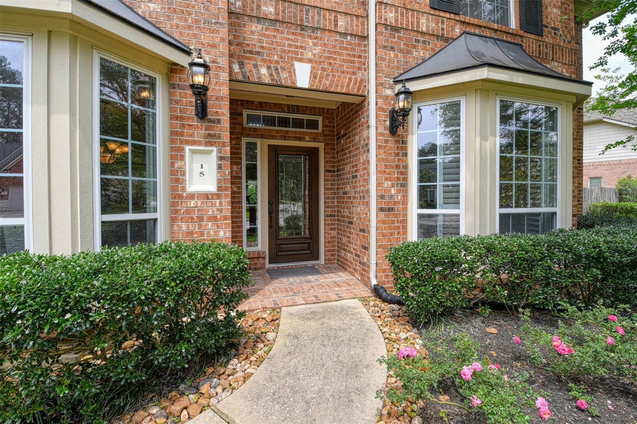 15 E Scribewood Circle