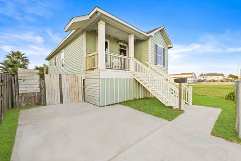 Photo of 4214 Winnie Street, Galveston, TX 77550 (MLS # 6722987)