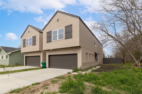 Photo of 2202 Wavell Street, Houston, TX 77088 (MLS # 60249554)