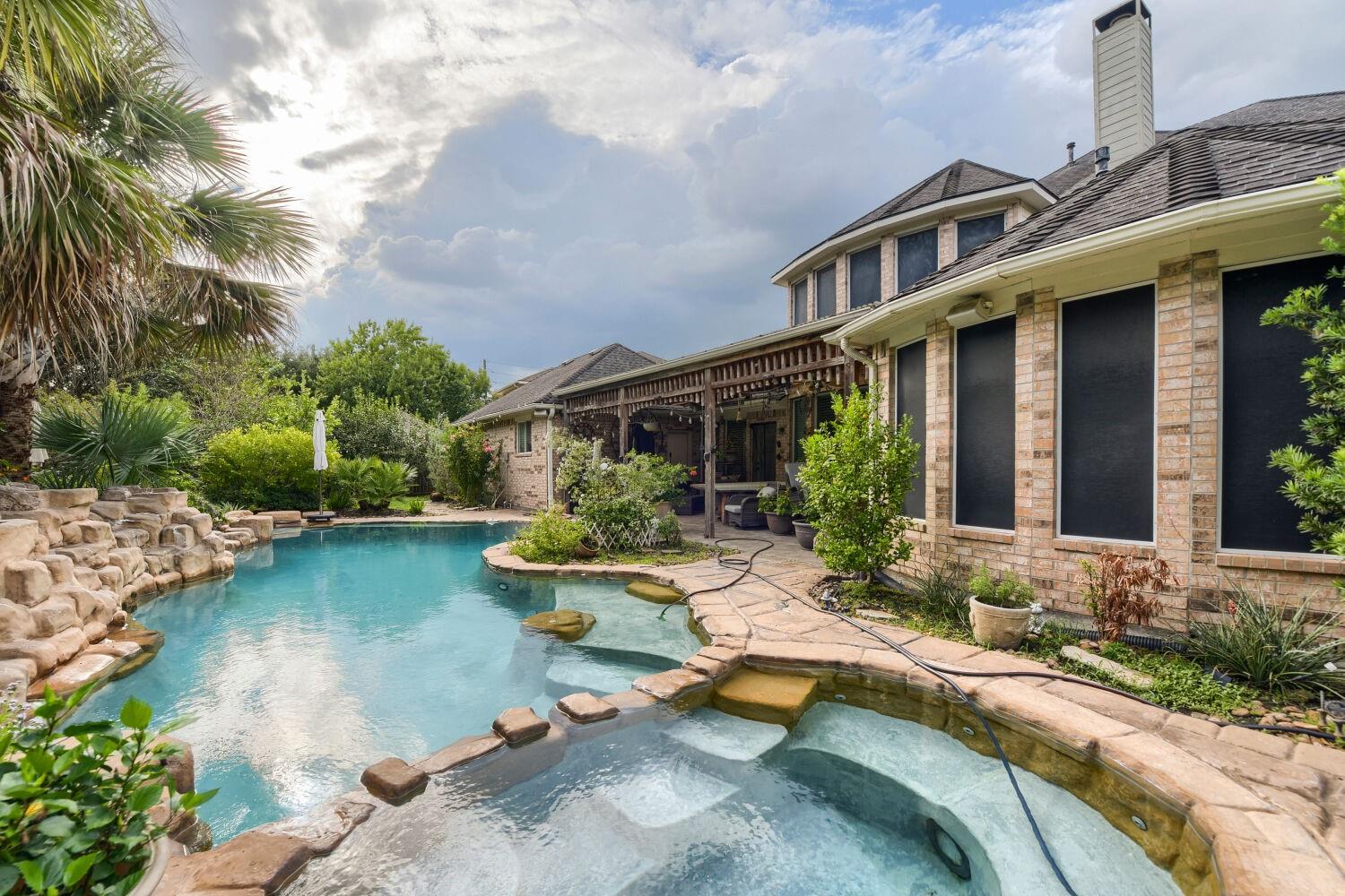 5518 Maybrook Park Lane
