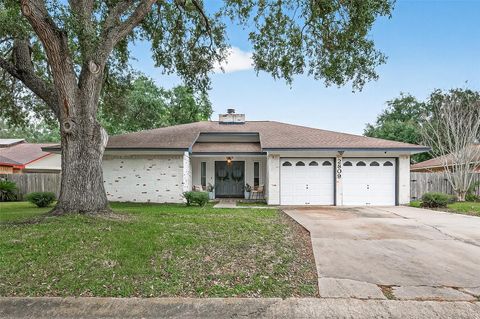 Photo of 2809 El Camino Street, Bay City, TX 77414 (MLS # 61195991)