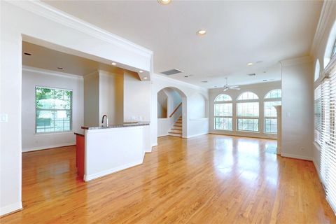 Photo of 5914 Center Street, Houston, TX 77007 (MLS # 23839260)