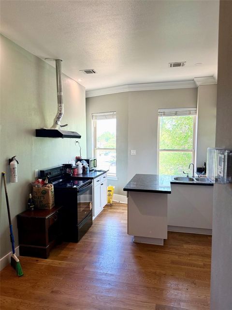 Tiny photo for 1509 Summer Street, Houston, TX 77007 (MLS # 74798135)