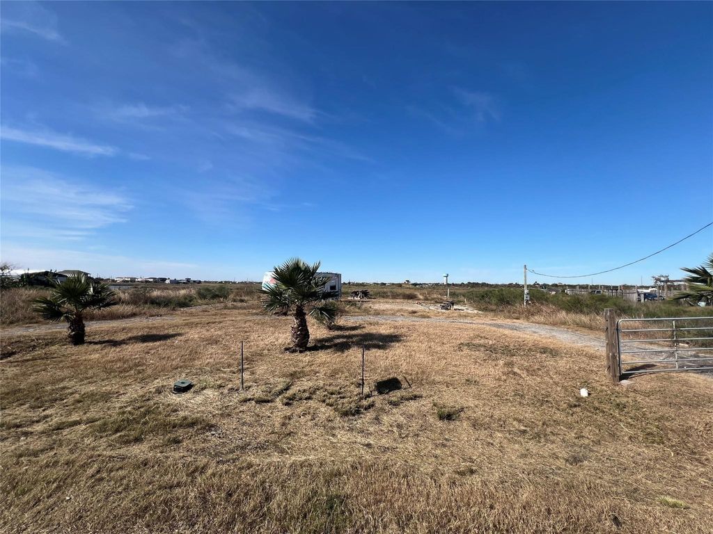 Photo of 704 18th Street, San Leon, TX 77539 (MLS # 58788736)