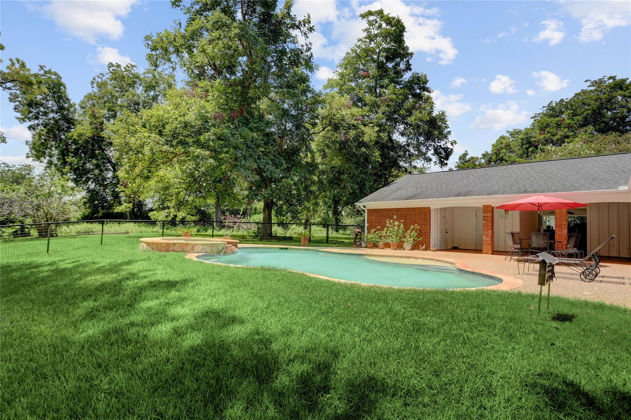319 Garrett Road