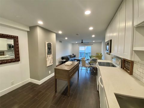 Tiny photo for 3517 Audubon Place #D3, Houston, TX 77006 (MLS # 54741605)