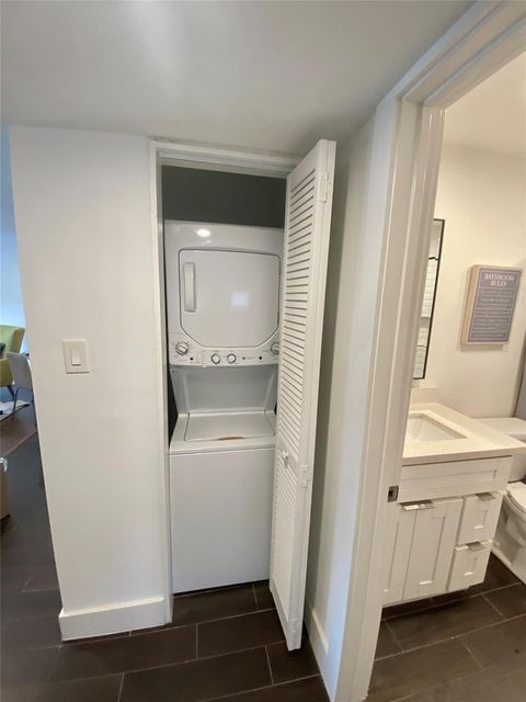 Tiny photo for 3517 Audubon Place #D3, Houston, TX 77006 (MLS # 54741605)