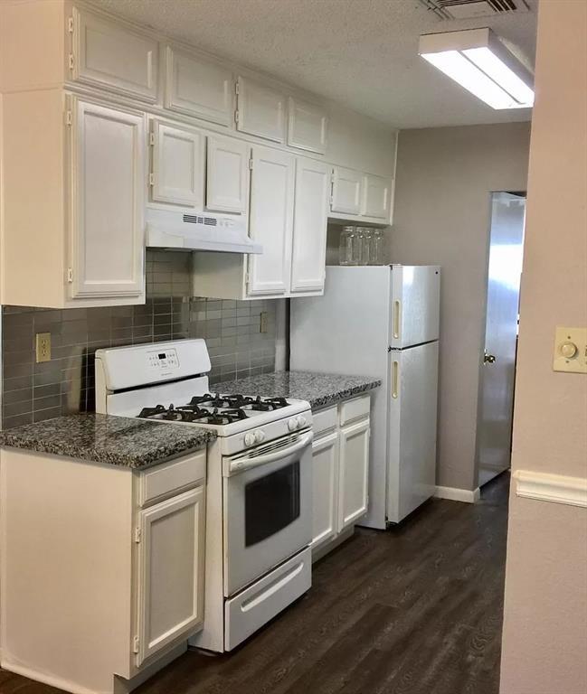 3934 Kitchen Hill Lane
