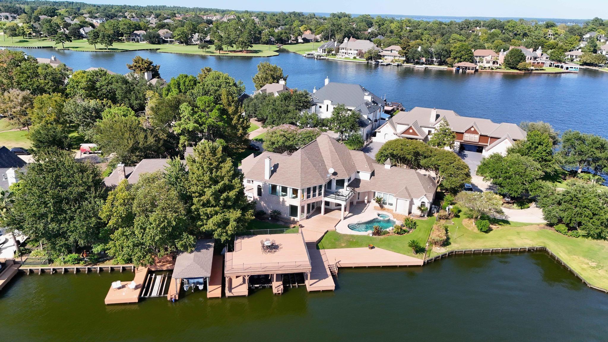 330 Club Island Way