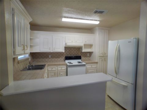 Tiny photo for 1301 Glenmore Drive, Pasadena, TX 77503 (MLS # 88708948)