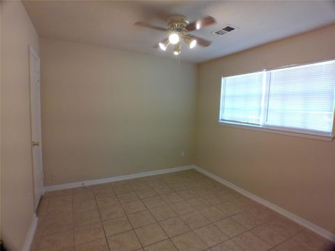 Tiny photo for 1301 Glenmore Drive, Pasadena, TX 77503 (MLS # 88708948)