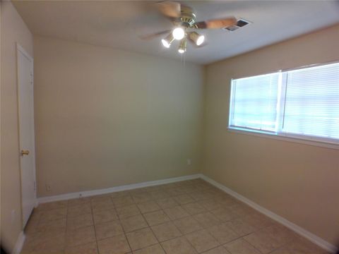 Tiny photo for 1301 Glenmore Drive, Pasadena, TX 77503 (MLS # 88708948)