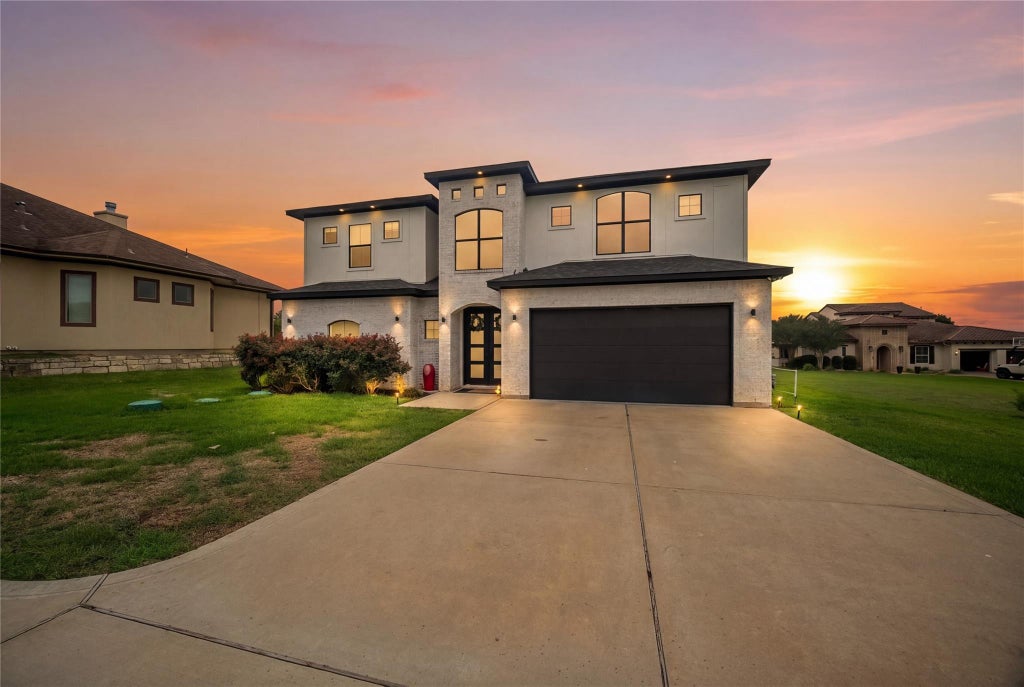 Photo of 101 Grandview Boulevard, Montgomery, TX 77356 (MLS # 25132015)