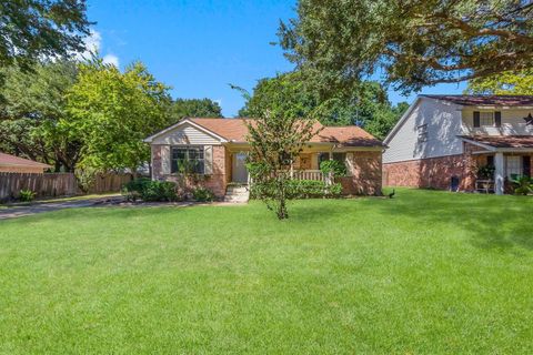 Photo of 28700 Waikiki Lane, Conroe, TX 77356 (MLS # 71077506)