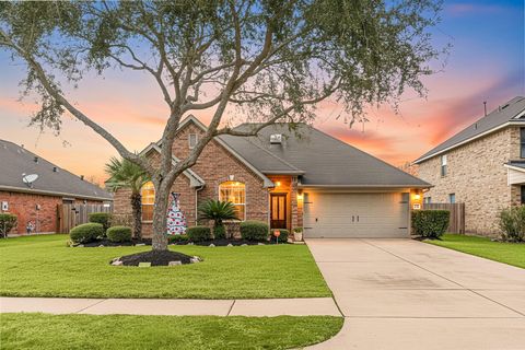 Photo of 7511 Quiet Trace Lane, Pearland, TX 77581 (MLS # 88385609)