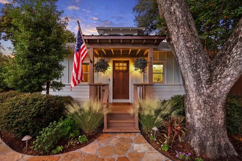 Photo of 905 Gibbs Street, Houston, TX 77009 (MLS # 48017196)