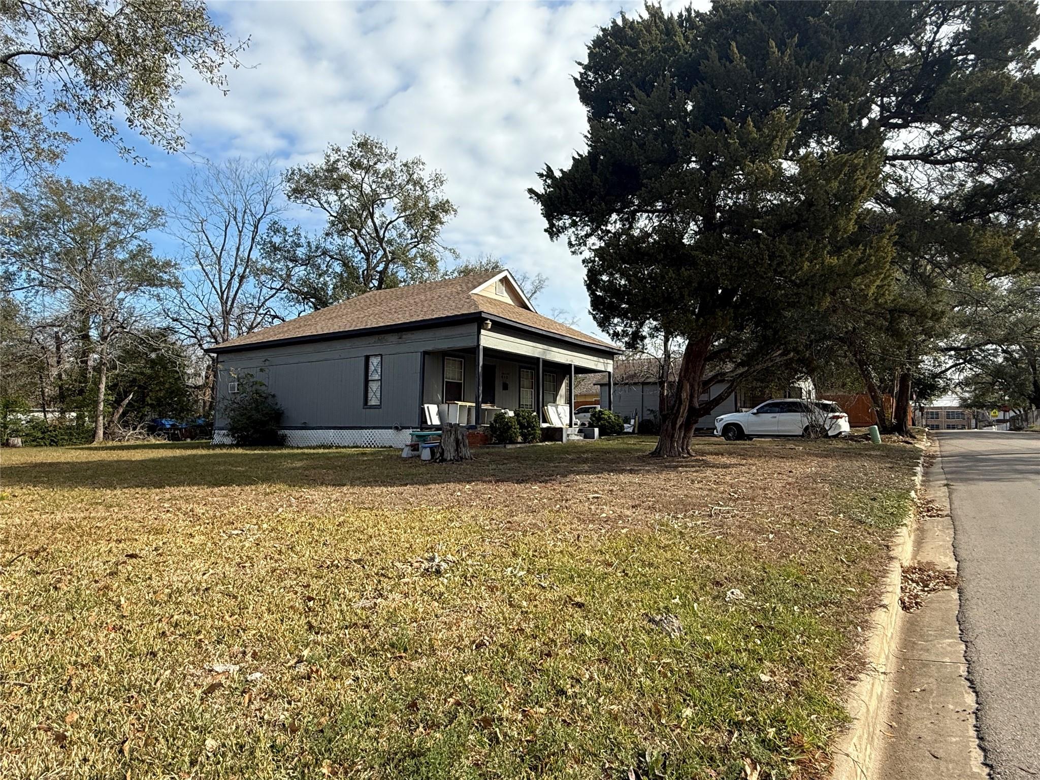 412 Waco Street