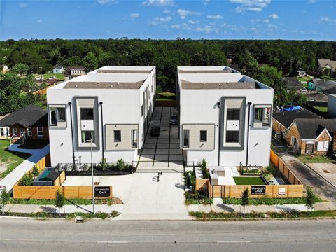 Photo of 4932 Old Spanish Trail #D301, Houston, TX 77021 (MLS # 44165530)