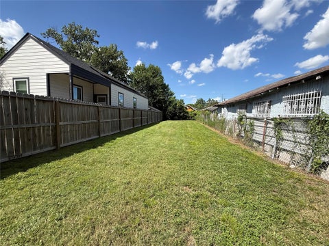 Vacant Land For Sale - 7709 Avenue<br/> Houston, TX 77012