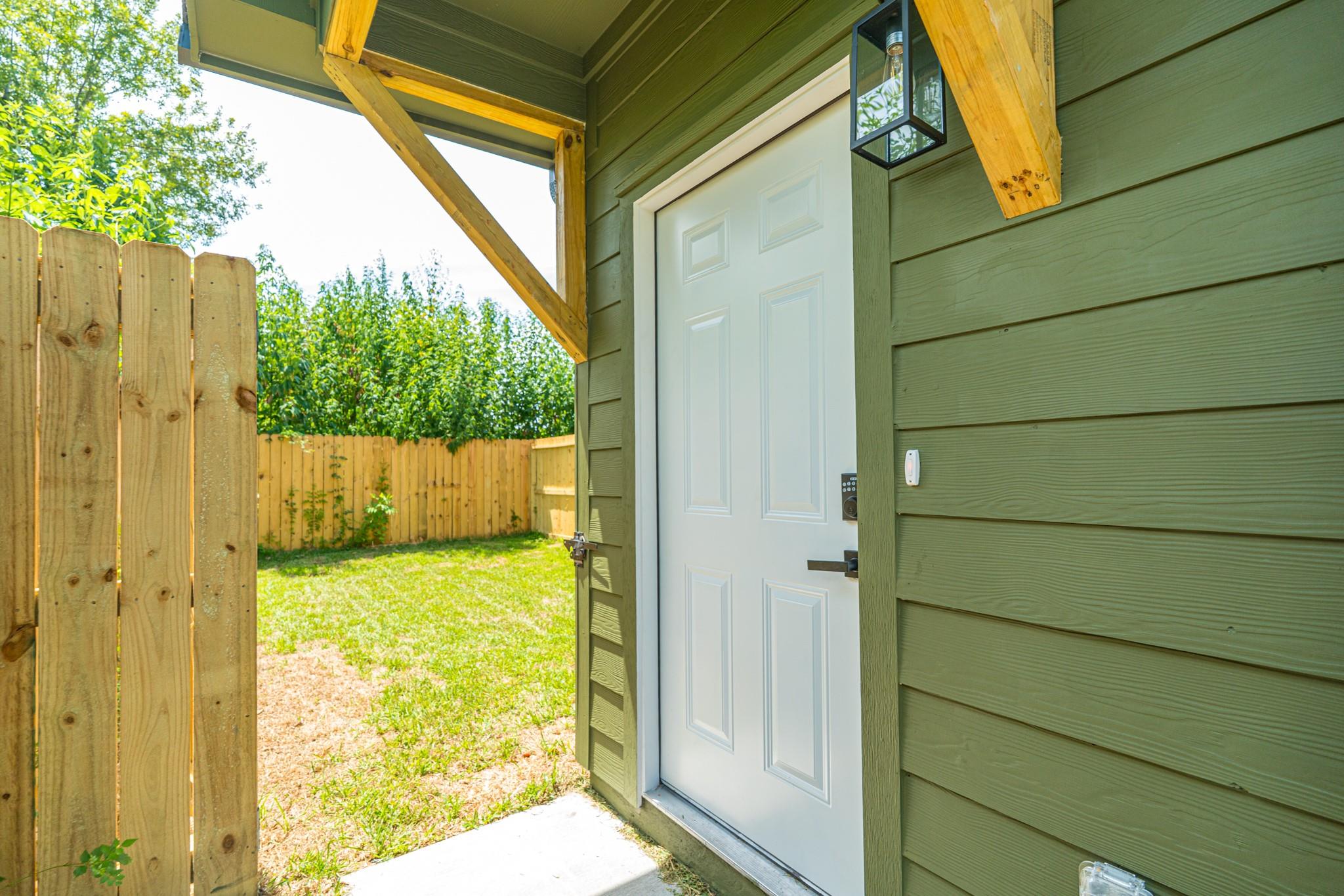 7126 Bywood C And D Street