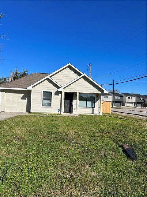 Photo of 4221 Clover Street, Houston, TX 77051 (MLS # 16631627) Photo of 4221 Clover Street, Houston, TX 77051 (MLS # 16631627)