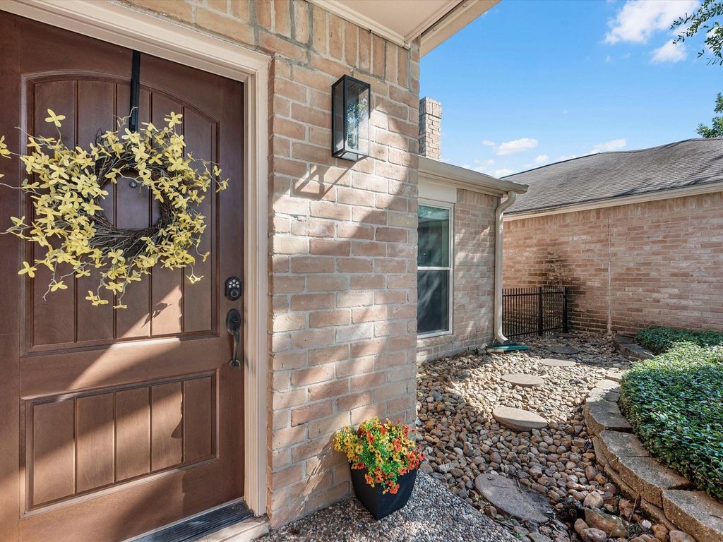 Photo of 6606 Pauma Drive, Houston, TX 77069 (MLS # 19355007)