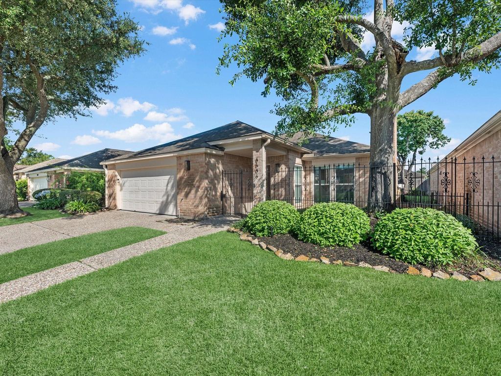 Photo of 6606 Pauma Drive, Houston, TX 77069 (MLS # 19355007)