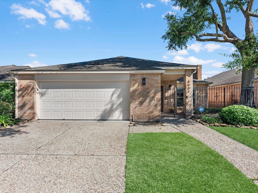 Photo of 6606 Pauma Drive, Houston, TX 77069 (MLS # 19355007)