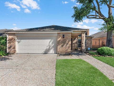 Photo of 6606 Pauma Drive, Houston, TX 77069 (MLS # 19355007)