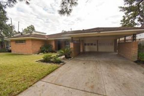 Photo of 8322 Wynbrook Street, Houston, TX 77061 (MLS # 60656807)