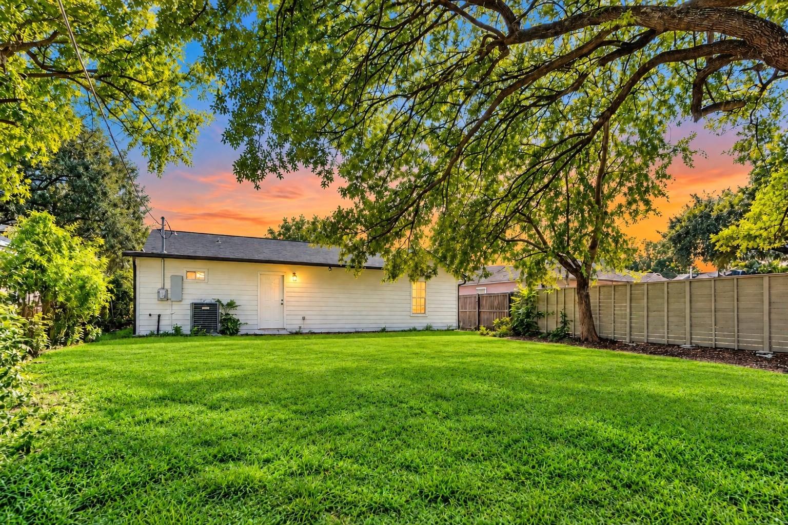 1406 Locklaine Drive